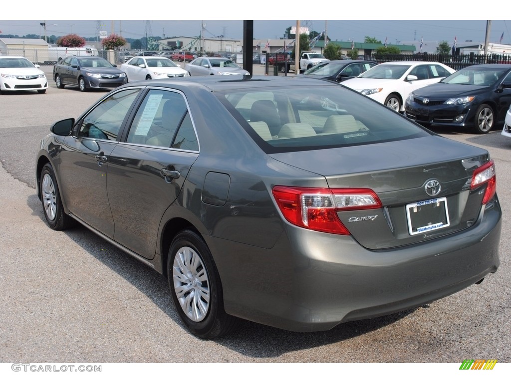 2013 Camry LE - Cypress Green Metallic / Ivory photo #3