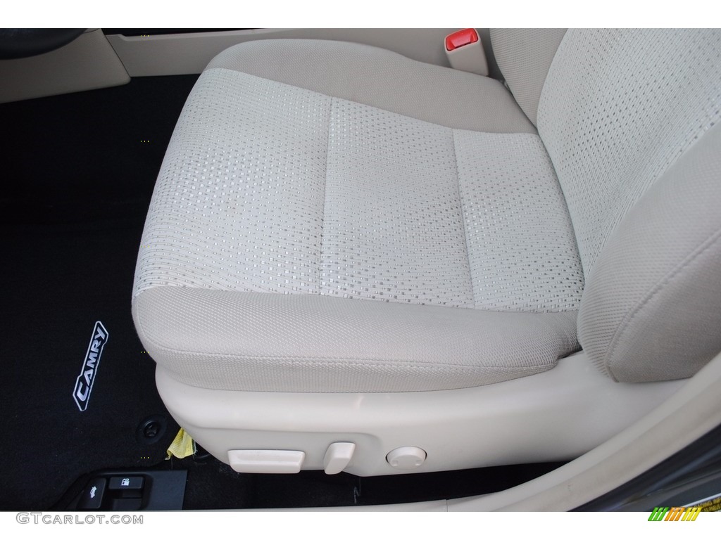 2013 Camry LE - Cypress Green Metallic / Ivory photo #12