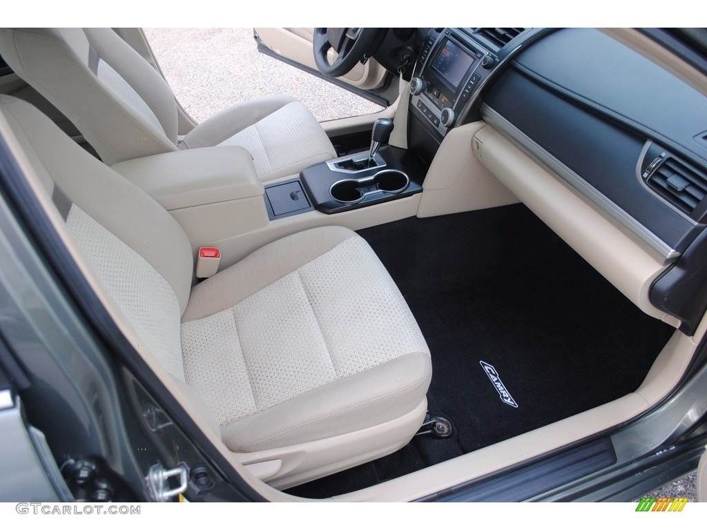 2013 Camry LE - Cypress Green Metallic / Ivory photo #23