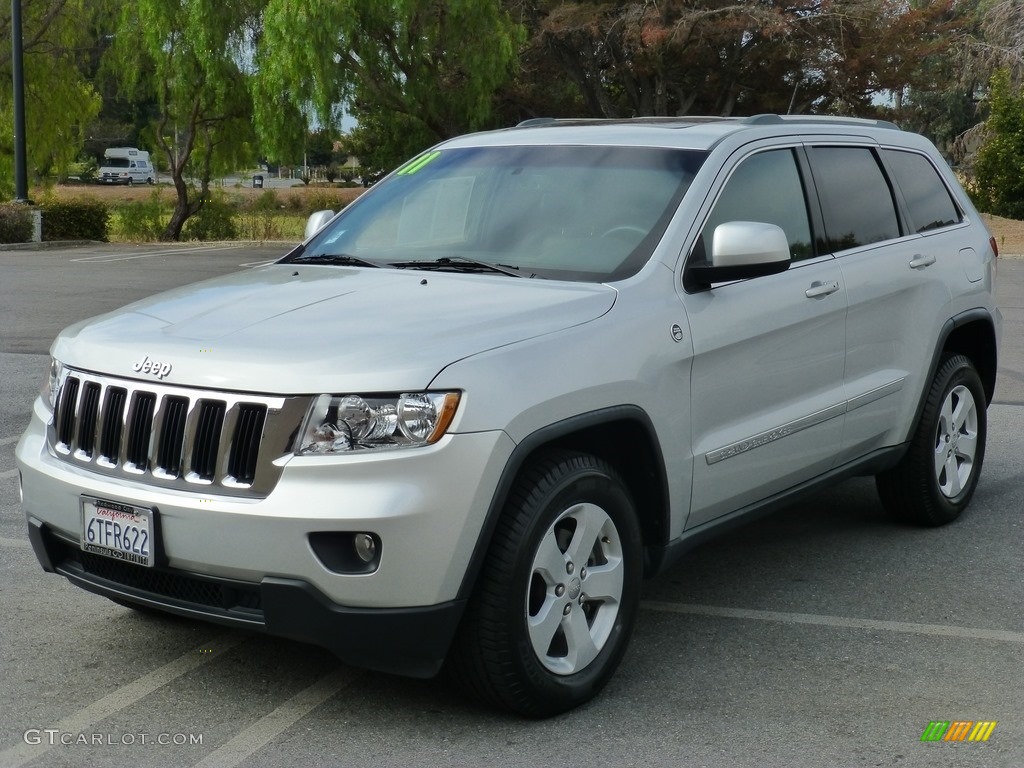 2011 Grand Cherokee Laredo X Package 4x4 - Bright Silver Metallic / Black photo #2