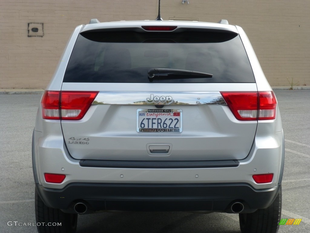 2011 Grand Cherokee Laredo X Package 4x4 - Bright Silver Metallic / Black photo #4
