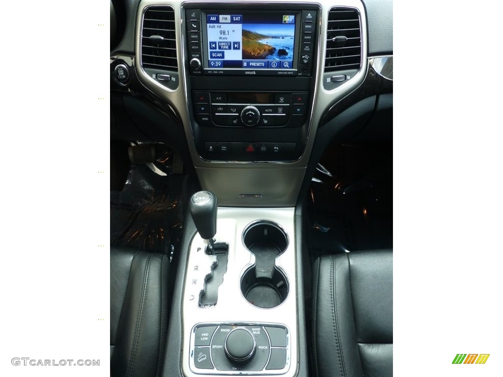 2011 Grand Cherokee Laredo X Package 4x4 - Bright Silver Metallic / Black photo #20