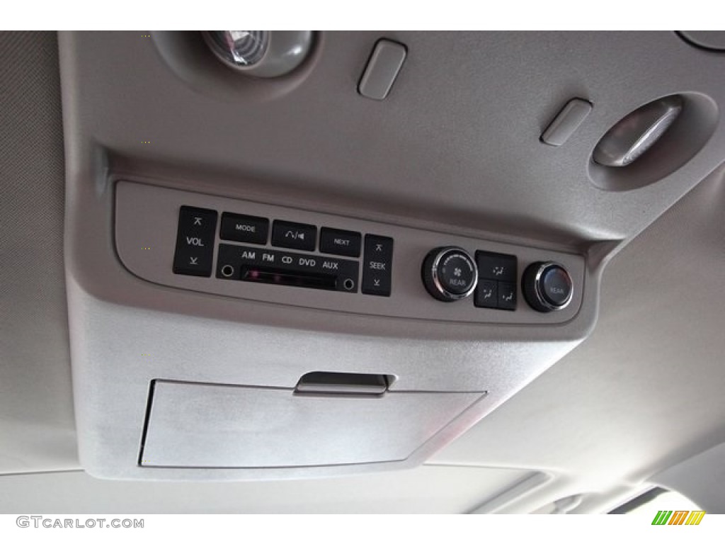 2008 QX 56 - Silver Graphite Gray / Charcoal photo #32