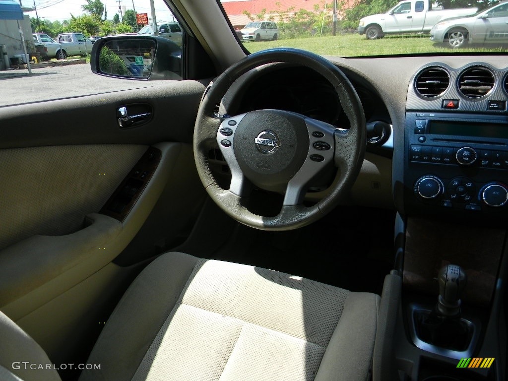 2007 Altima 3.5 SE - Metallic Jade / Blond photo #12