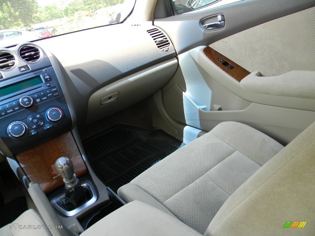 2007 Altima 3.5 SE - Metallic Jade / Blond photo #14