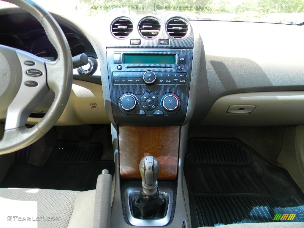2007 Altima 3.5 SE - Metallic Jade / Blond photo #15
