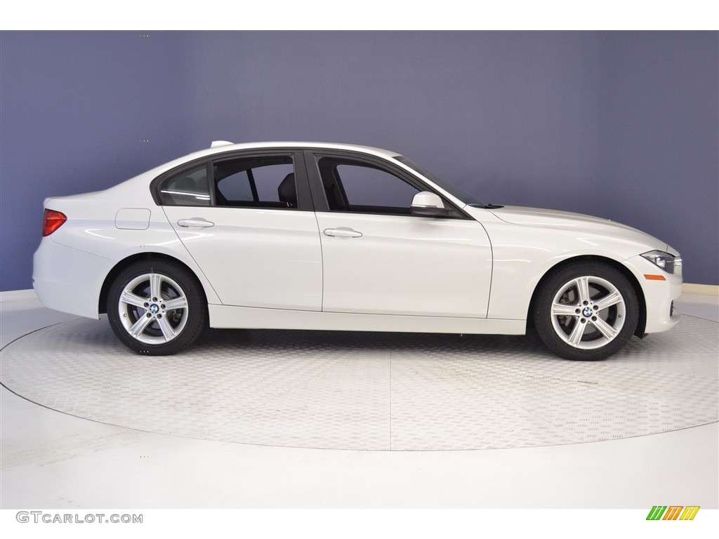 2013 3 Series 320i Sedan - Mineral White Metallic / Black photo #8