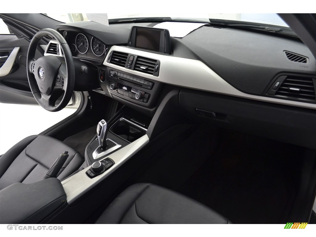 2013 3 Series 320i Sedan - Mineral White Metallic / Black photo #16