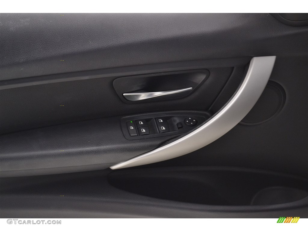 2013 3 Series 320i Sedan - Mineral White Metallic / Black photo #21