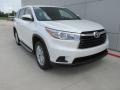 Front 3/4 View of 2016 Highlander LE