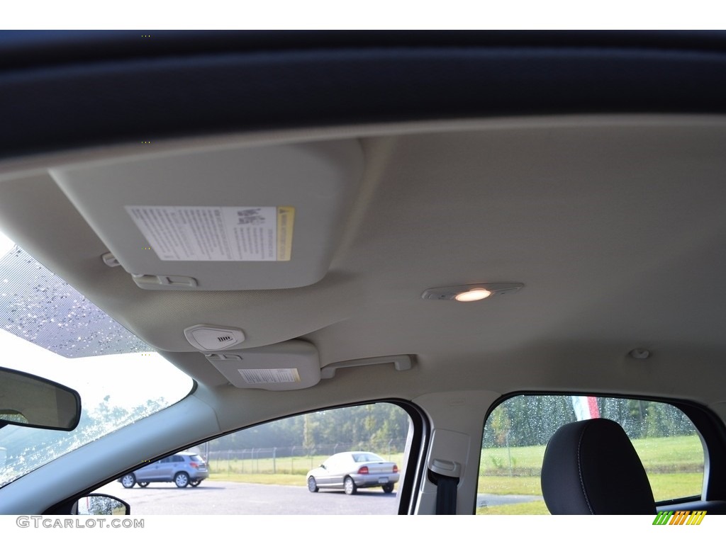 2014 Focus SE Hatchback - Ingot Silver / Charcoal Black photo #12