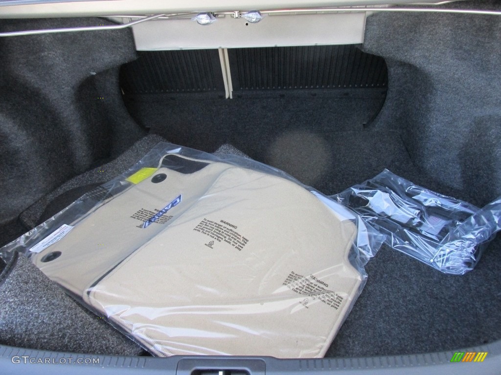2017 Toyota Camry LE Trunk Photo #114776306