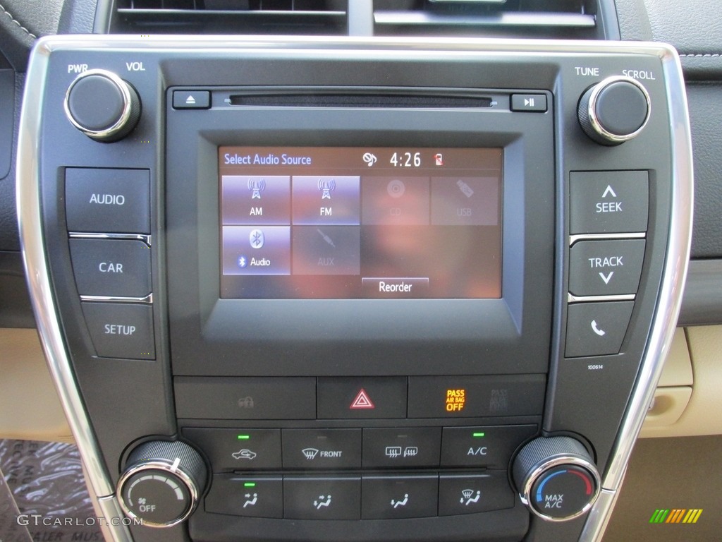 2017 Toyota Camry LE Controls Photo #114776498