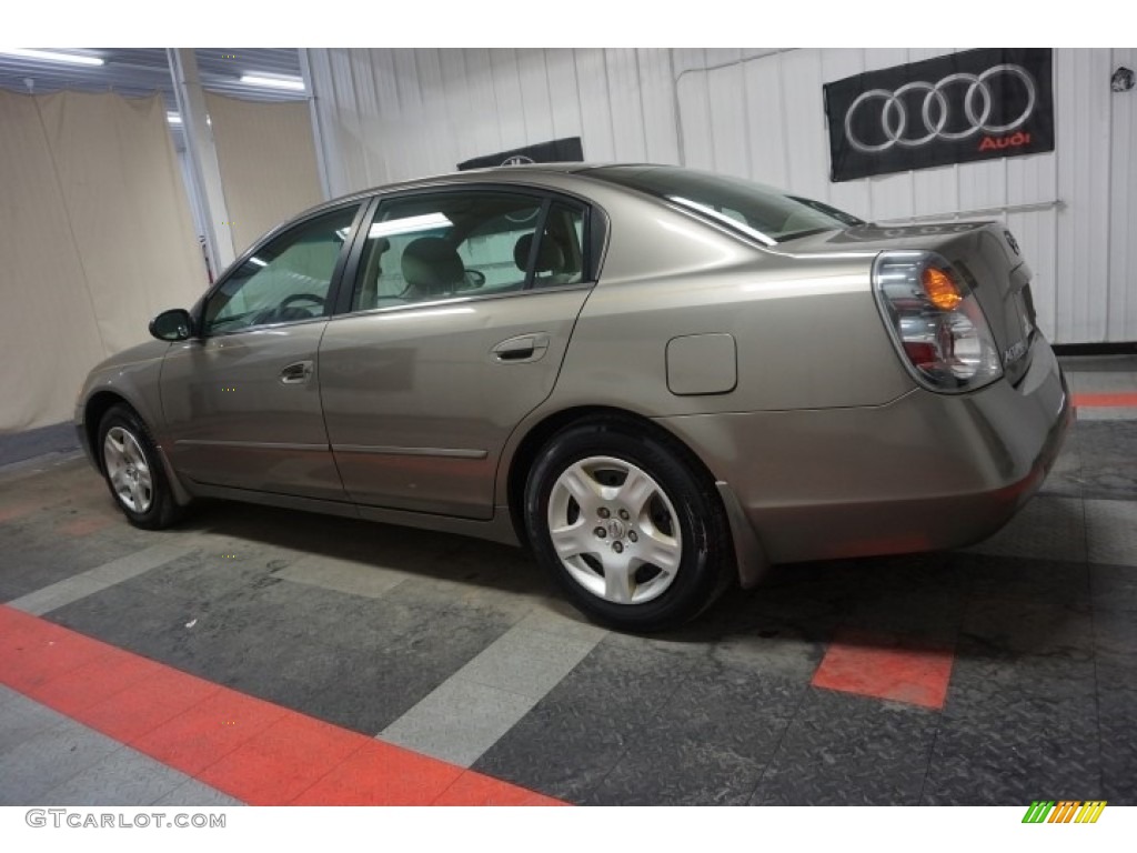 2004 Altima 2.5 S - Velvet Beige / Blond photo #11