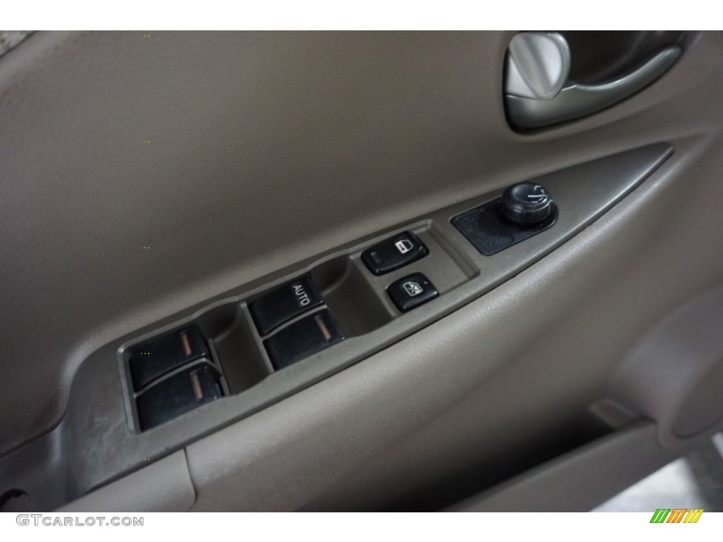 2004 Altima 2.5 S - Velvet Beige / Blond photo #13