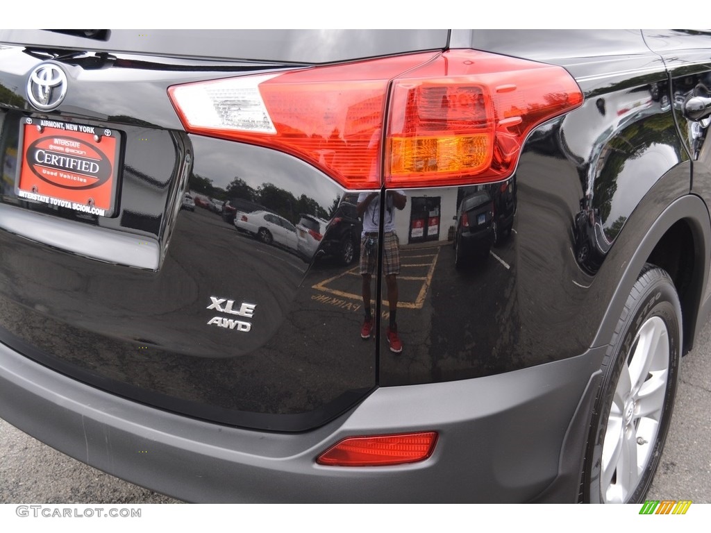 2013 RAV4 XLE AWD - Black / Black photo #21
