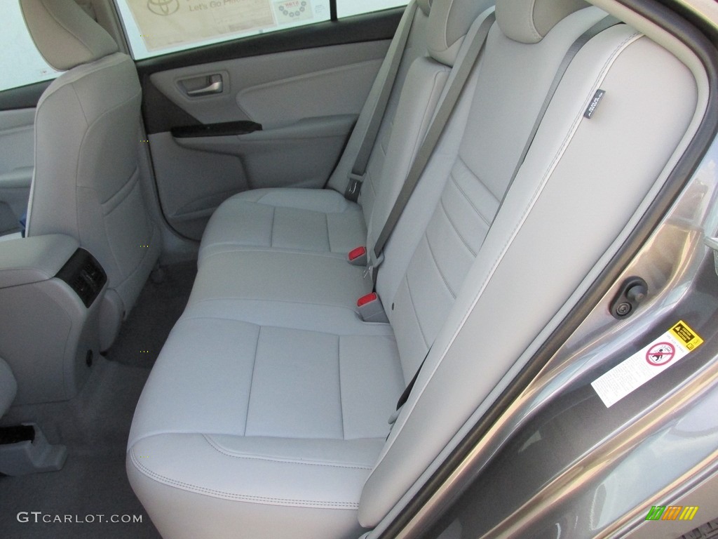 2017 Toyota Camry XLE V6 Rear Seat Photo #114776969