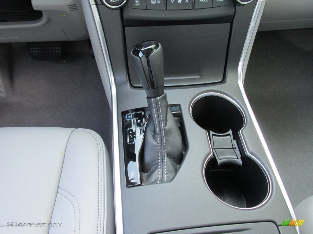 2017 Toyota Camry XLE V6 Transmission Photos