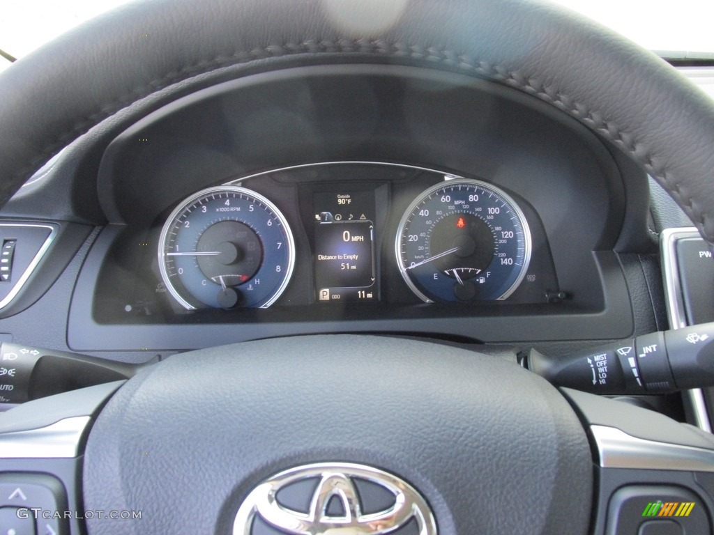 2017 Toyota Camry XLE V6 Gauges Photos