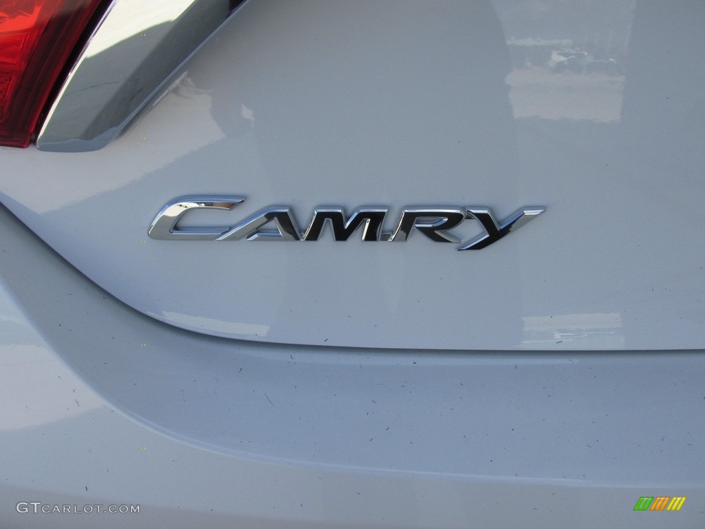 2017 Toyota Camry LE Marks and Logos Photo #114777557