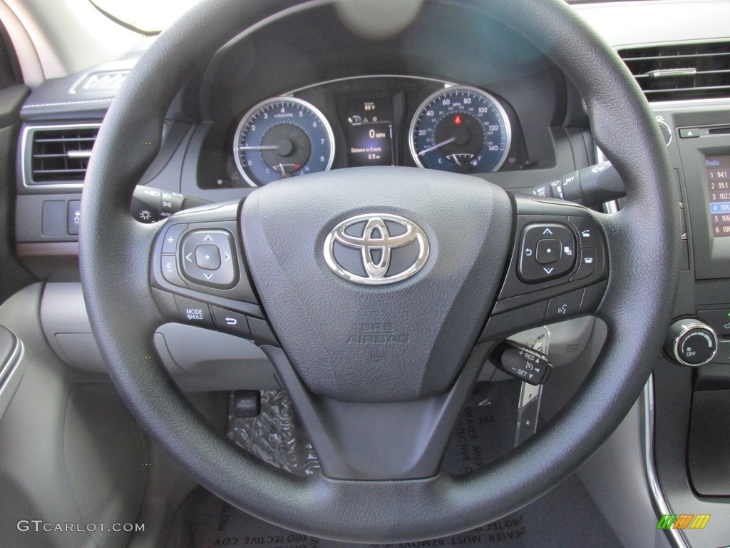 2017 Toyota Camry LE Ash Steering Wheel Photo #114777857