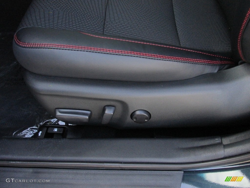 2017 Camry SE - Cosmic Gray Mica / Black photo #22