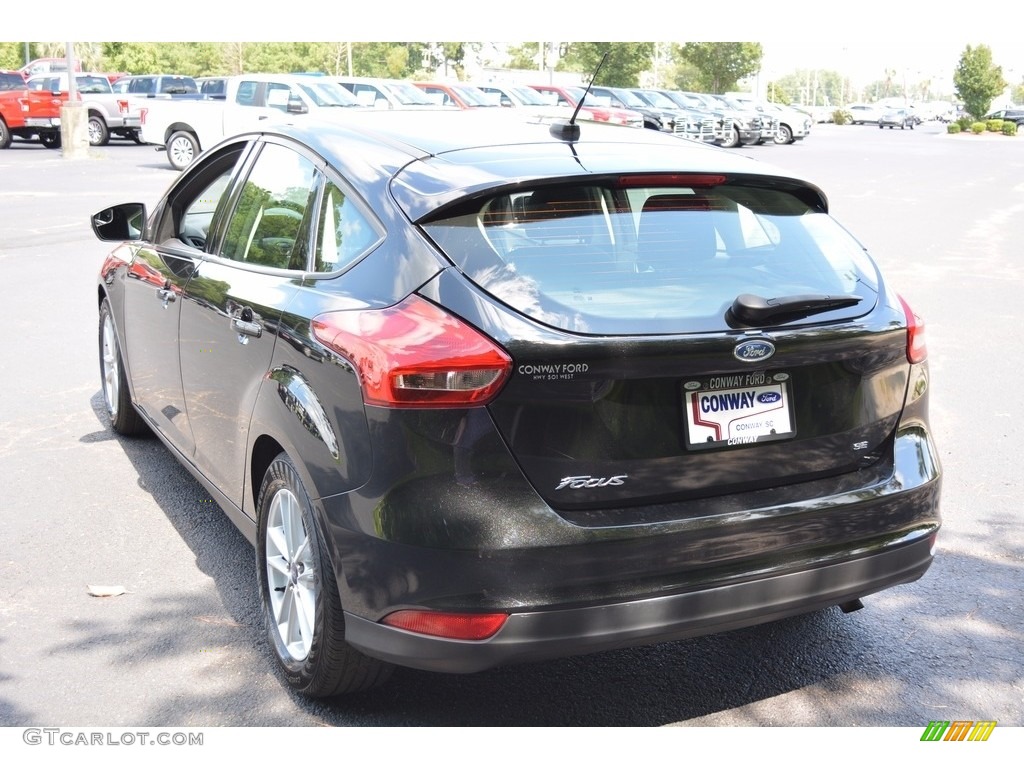 2015 Focus SE Hatchback - Tuxedo Black Metallic / Charcoal Black photo #6