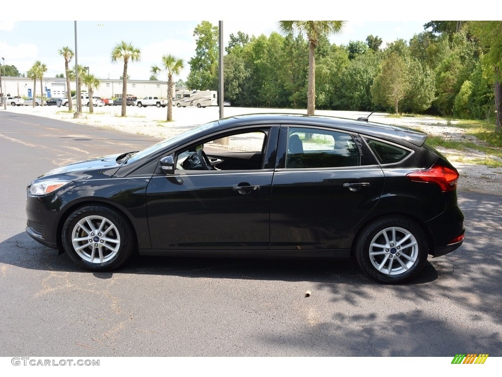 2015 Focus SE Hatchback - Tuxedo Black Metallic / Charcoal Black photo #7