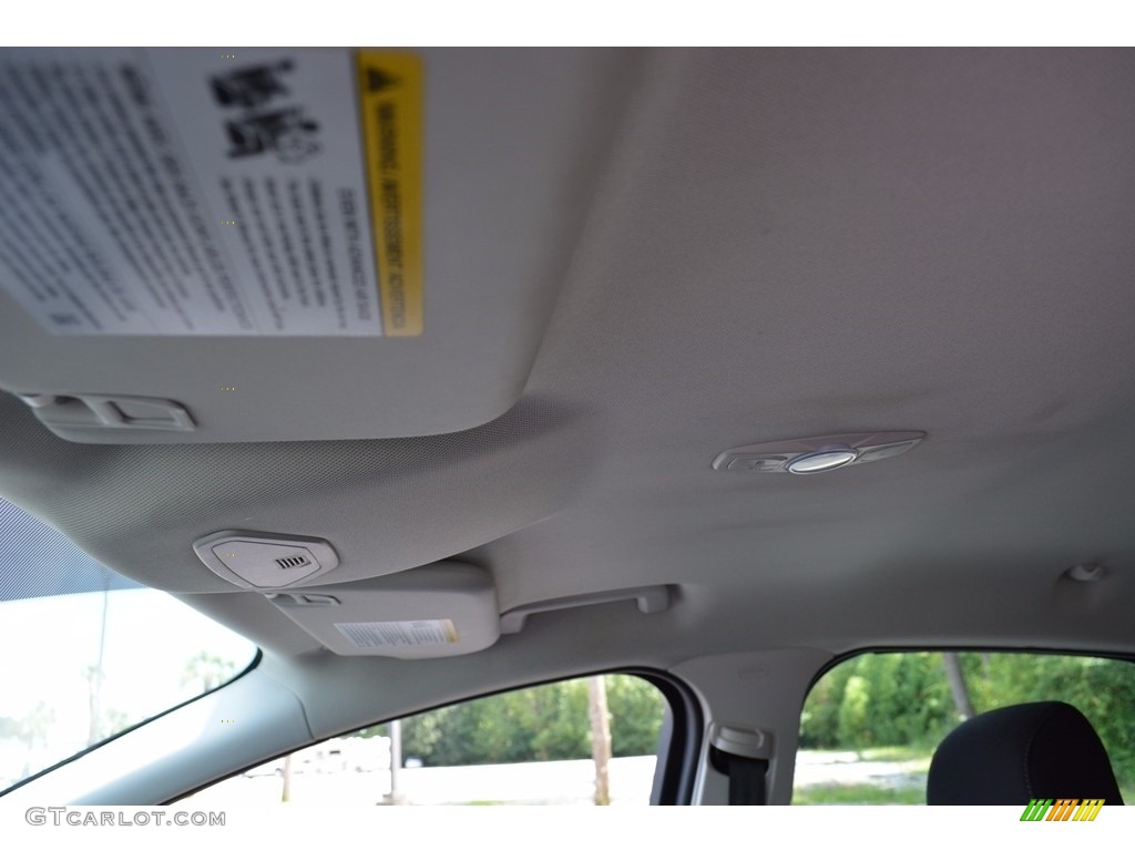 2015 Focus SE Hatchback - Tuxedo Black Metallic / Charcoal Black photo #12