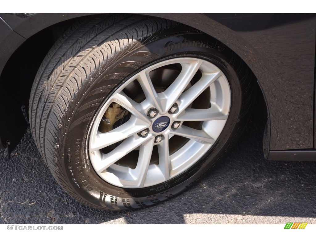2015 Focus SE Hatchback - Tuxedo Black Metallic / Charcoal Black photo #14