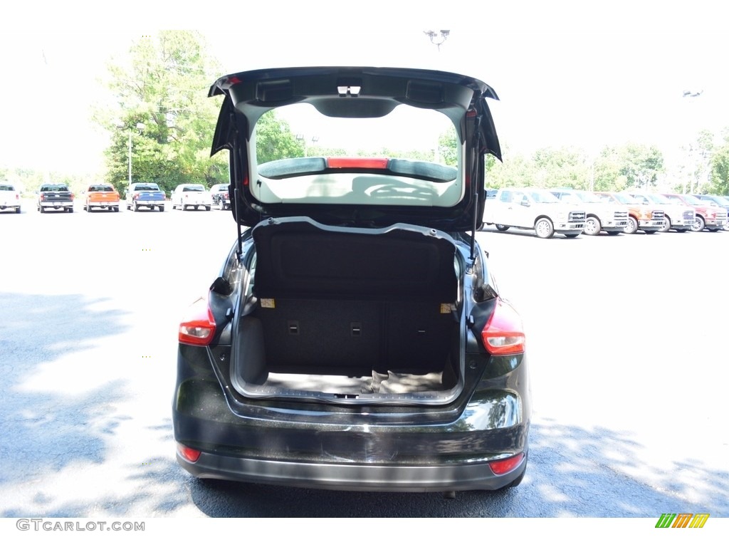 2015 Focus SE Hatchback - Tuxedo Black Metallic / Charcoal Black photo #16