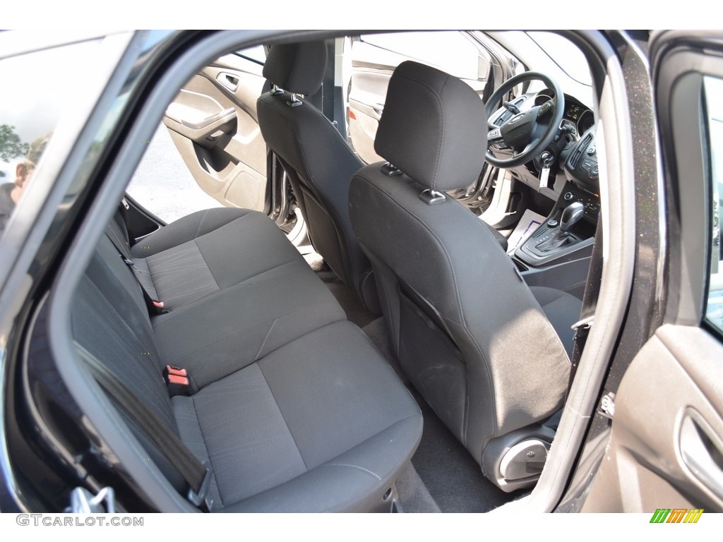 2015 Focus SE Hatchback - Tuxedo Black Metallic / Charcoal Black photo #22