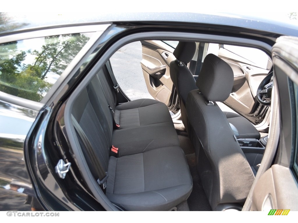 2015 Focus SE Hatchback - Tuxedo Black Metallic / Charcoal Black photo #23