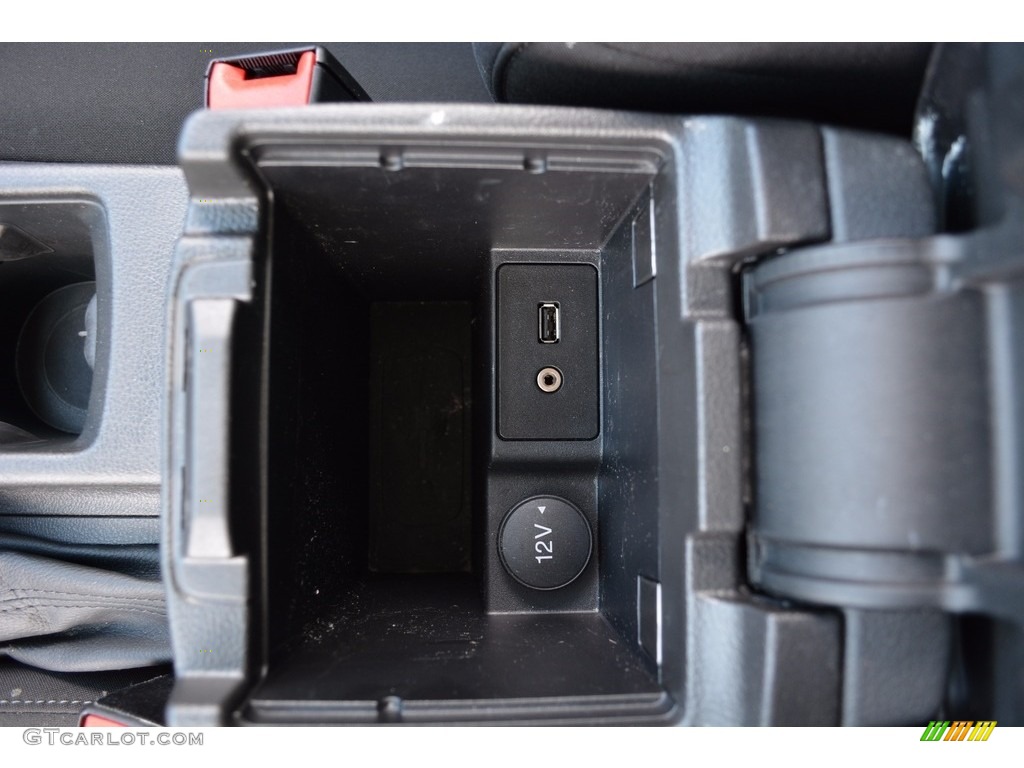 2015 Focus SE Hatchback - Tuxedo Black Metallic / Charcoal Black photo #30