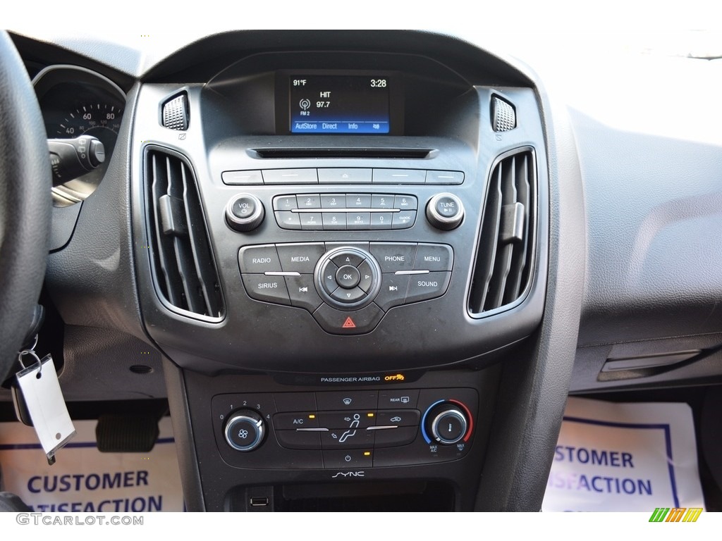 2015 Focus SE Hatchback - Tuxedo Black Metallic / Charcoal Black photo #39