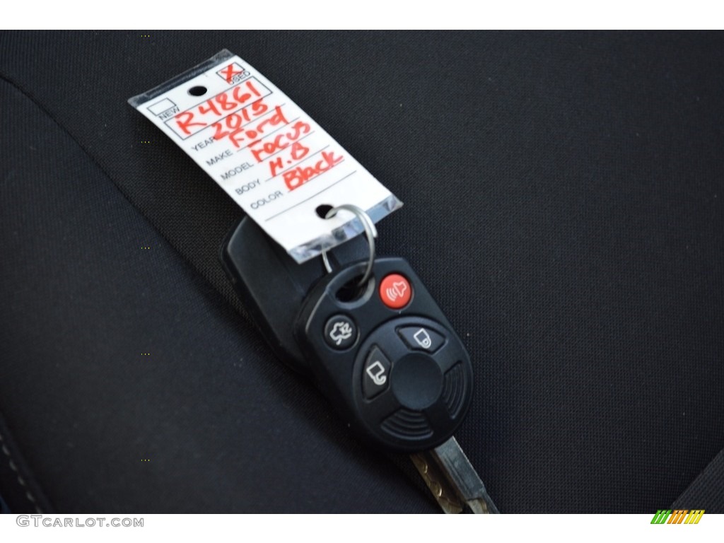 2015 Focus SE Hatchback - Tuxedo Black Metallic / Charcoal Black photo #45