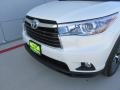 Blizzard Pearl - Highlander XLE Photo No. 10