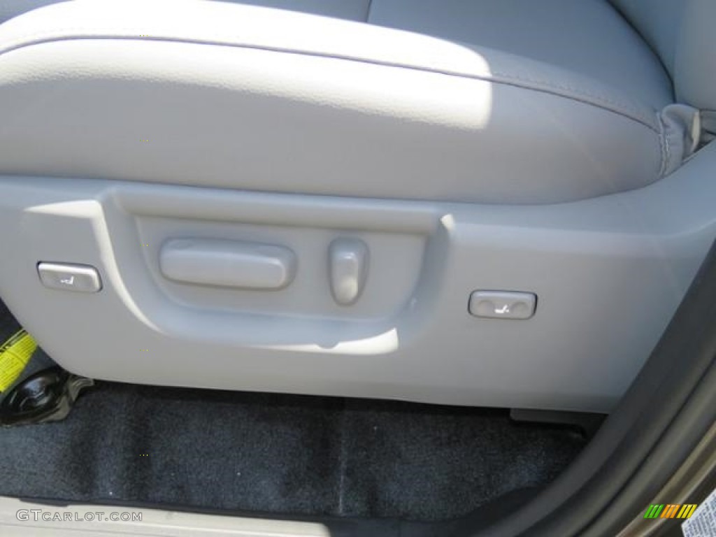 2016 Sequoia SR5 - Pyrite Mica / Gray photo #8