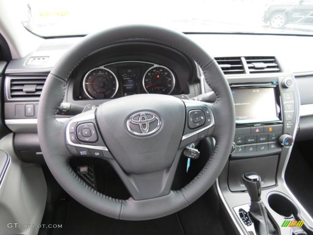 2017 Toyota Camry SE Black Steering Wheel Photo #114805900