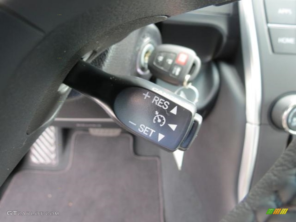 2017 Toyota Camry SE Controls Photo #114806077