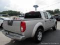 2006 Radiant Silver Nissan Frontier LE Crew Cab 4x4  photo #5