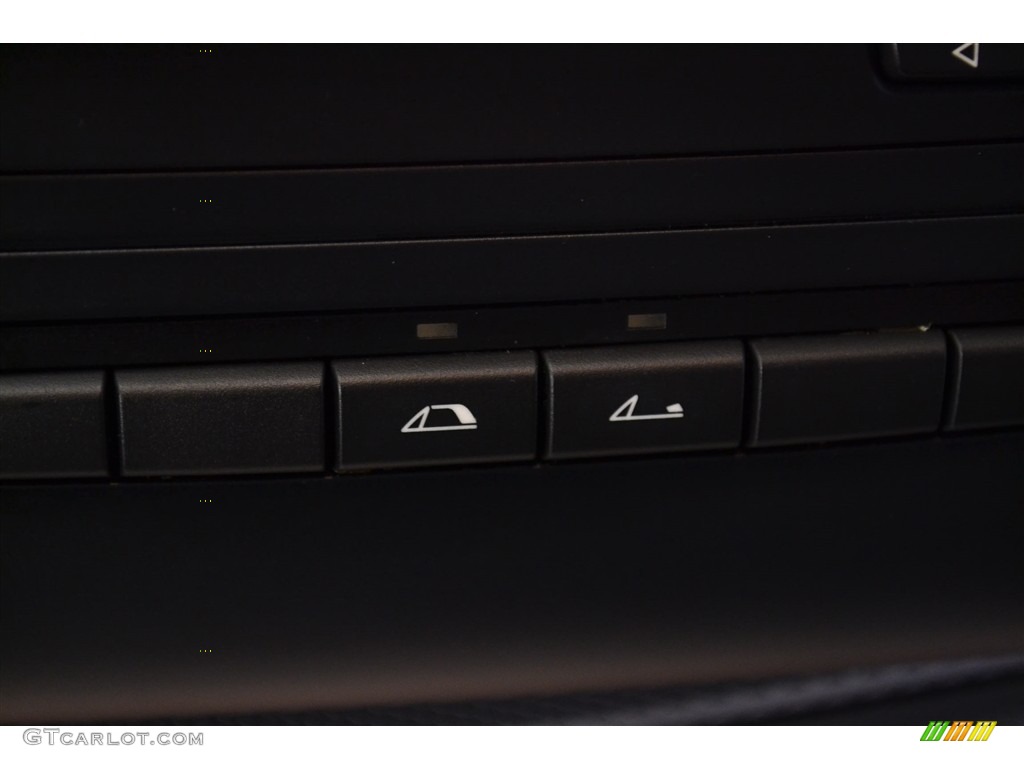 2013 1 Series 135is Convertible - Space Gray Metallic / Black photo #25
