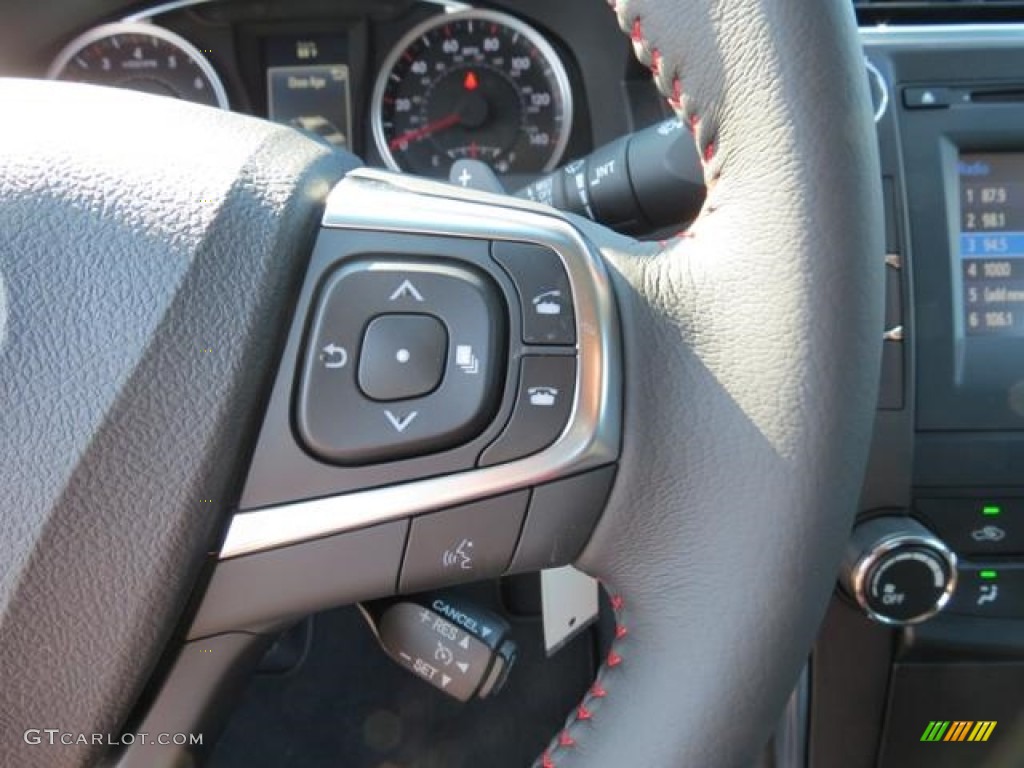 2017 Toyota Camry SE Controls Photo #114809632