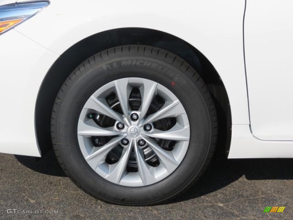 2017 Toyota Camry LE Wheel Photo #114809893