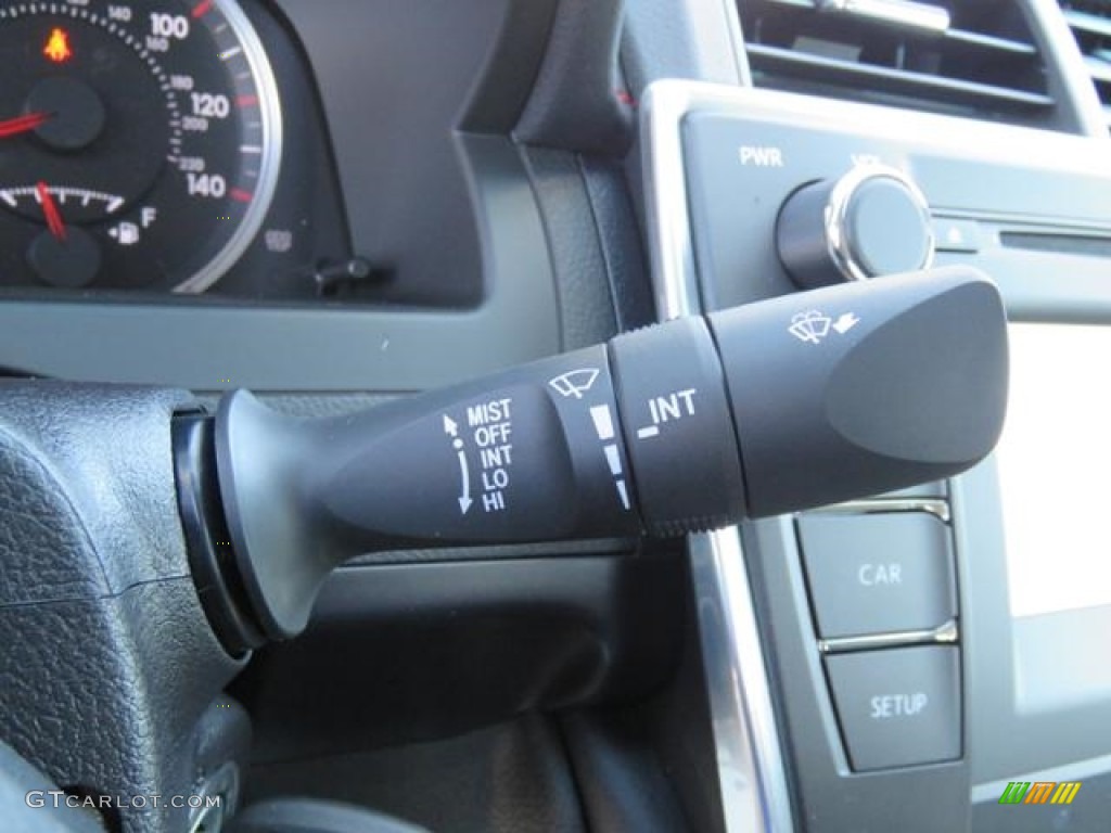 2017 Toyota Camry SE Controls Photo #114811909