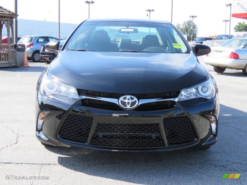 Midnight Black Metallic 2017 Toyota Camry SE Exterior Photo #114811983