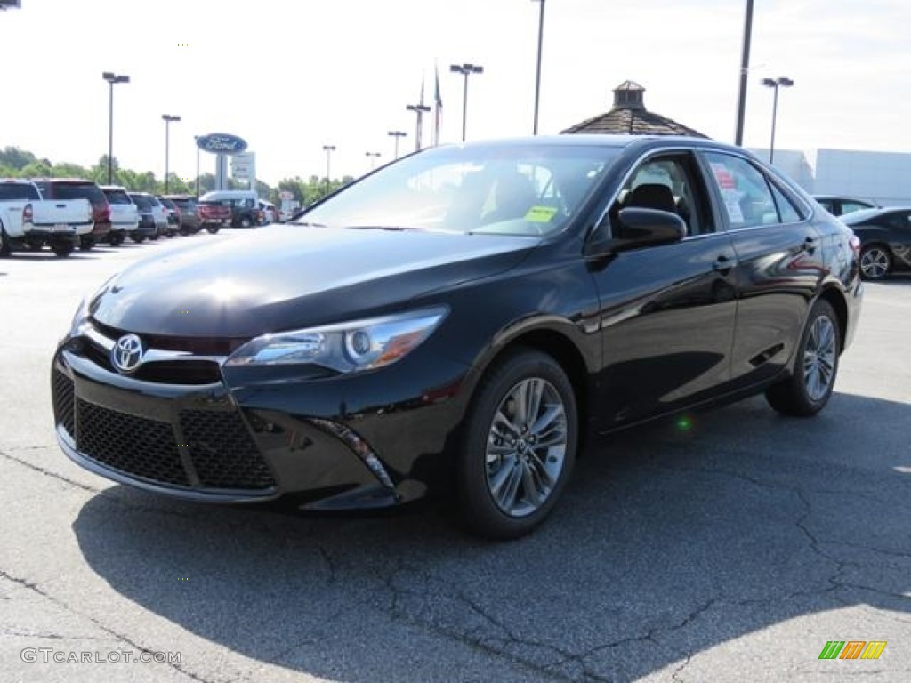 Midnight Black Metallic 2017 Toyota Camry SE Exterior Photo #114811996