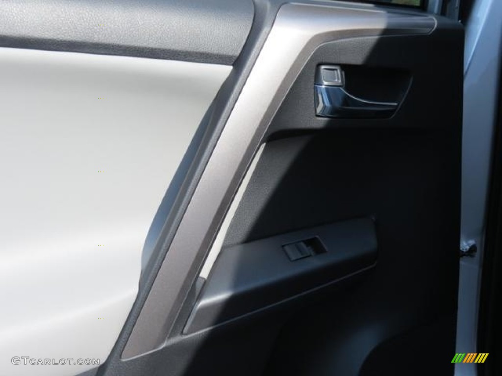2016 RAV4 XLE Hybrid AWD - Classic Silver Metallic / Ash photo #7