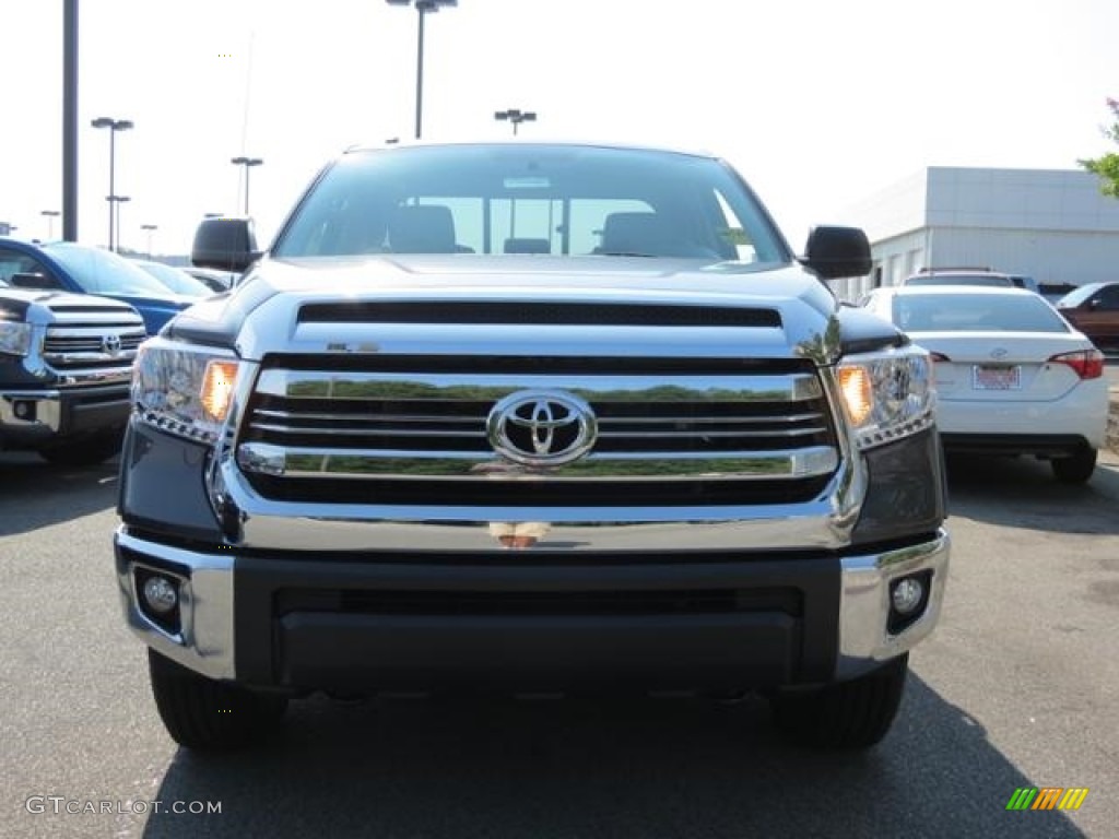 2016 Tundra SR5 Double Cab 4x4 - Magnetic Gray Metallic / Graphite photo #2