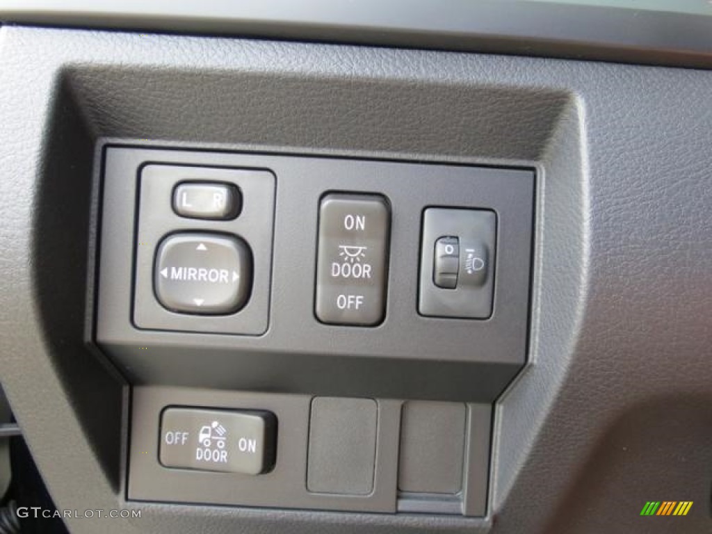 2016 Toyota Tundra SR Double Cab Controls Photos